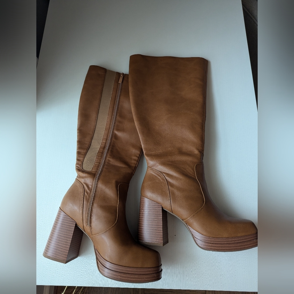 Torrid Platform Knee Boot, Tan Beige, Size 8.5, Wide Width calf